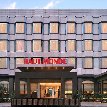 Hotel Haut Monde Гургаон Екстериор снимка
